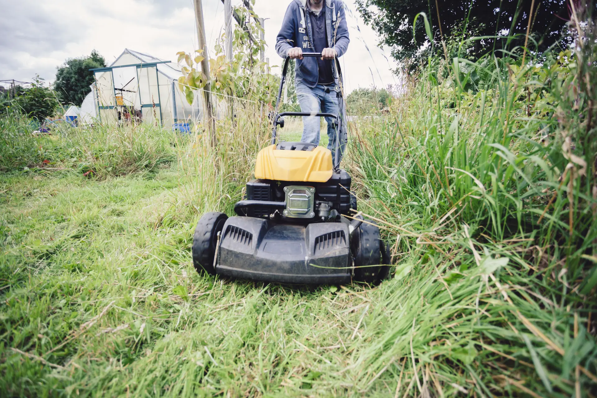 Rotary Mower is Easy to Use and Maintain